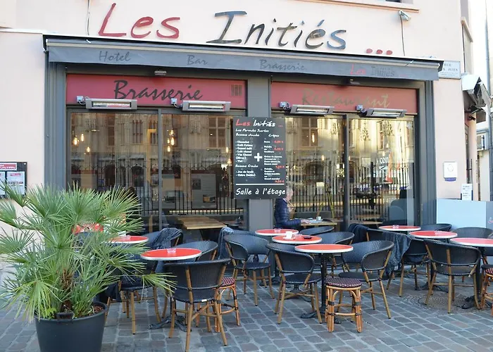Les Initiés
